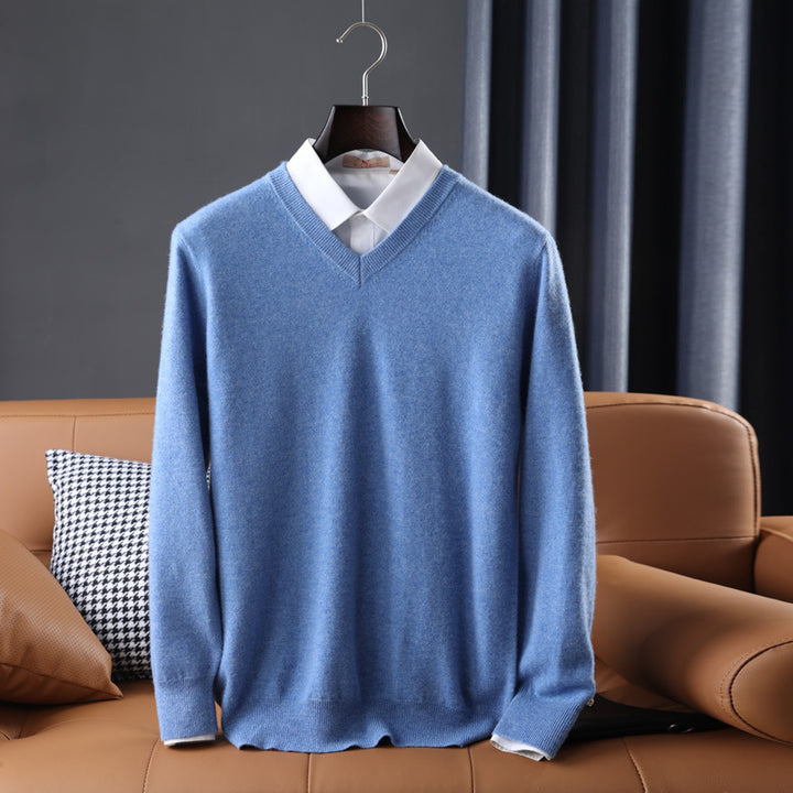 Men's Slim Fit Round Neck Sweater made of fine Cashmere Blend with subtle Rib Edge