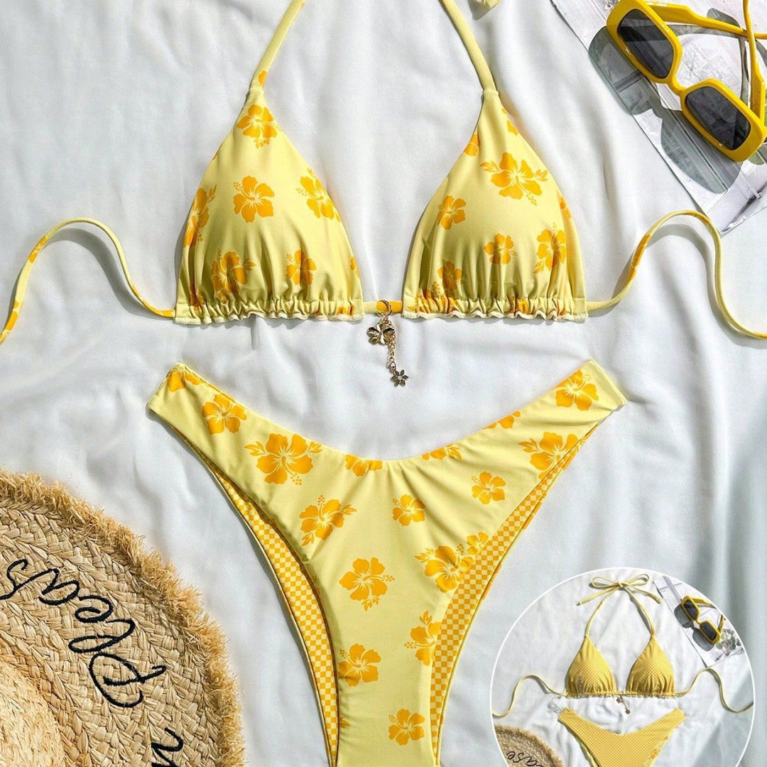 Women's Triangle Bikini with Playful Floral Design Mune Fashion