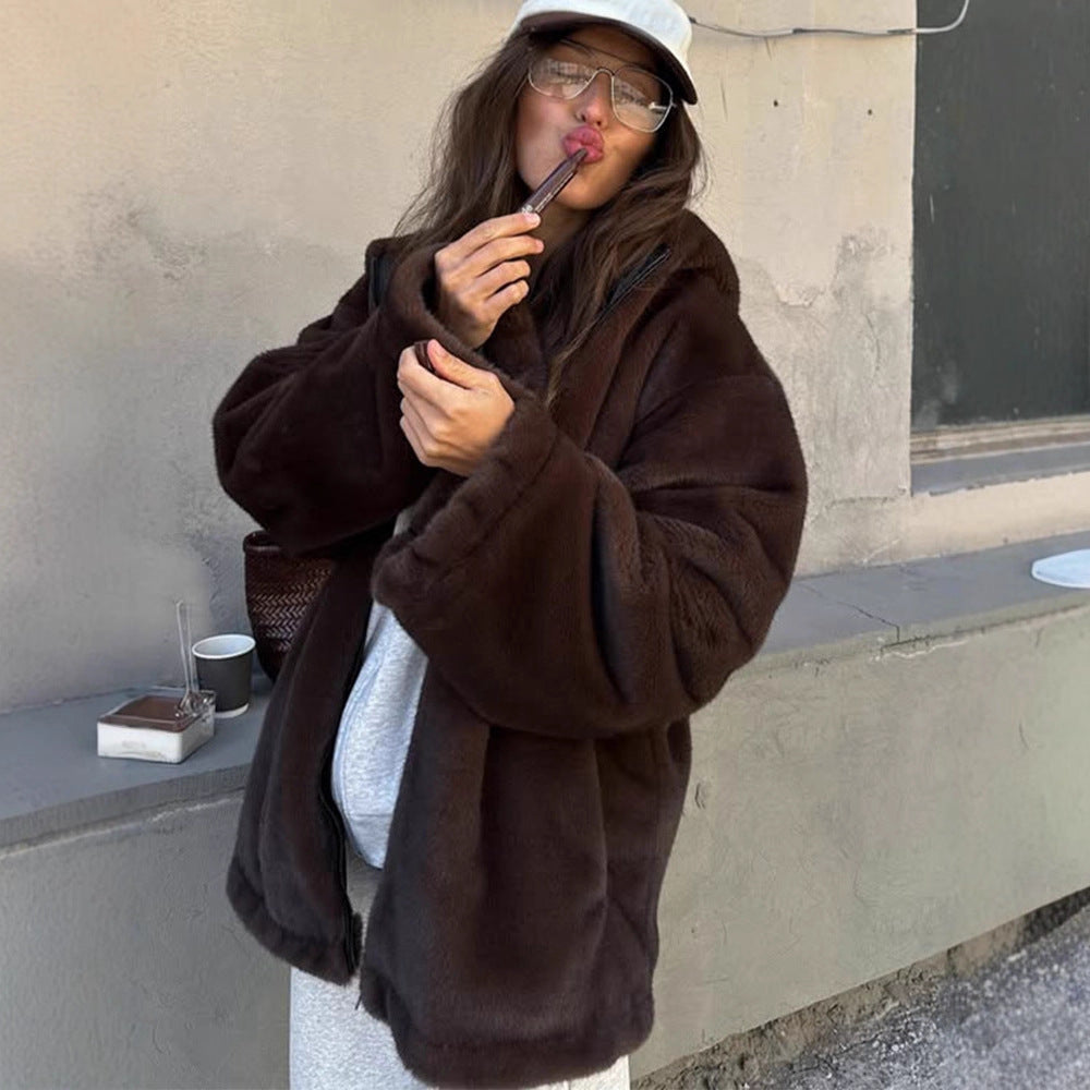 Women's Boxy Short Coat made of vegan Faux Fur with hood, concealed zipper & casual silhouette Mune Fashion