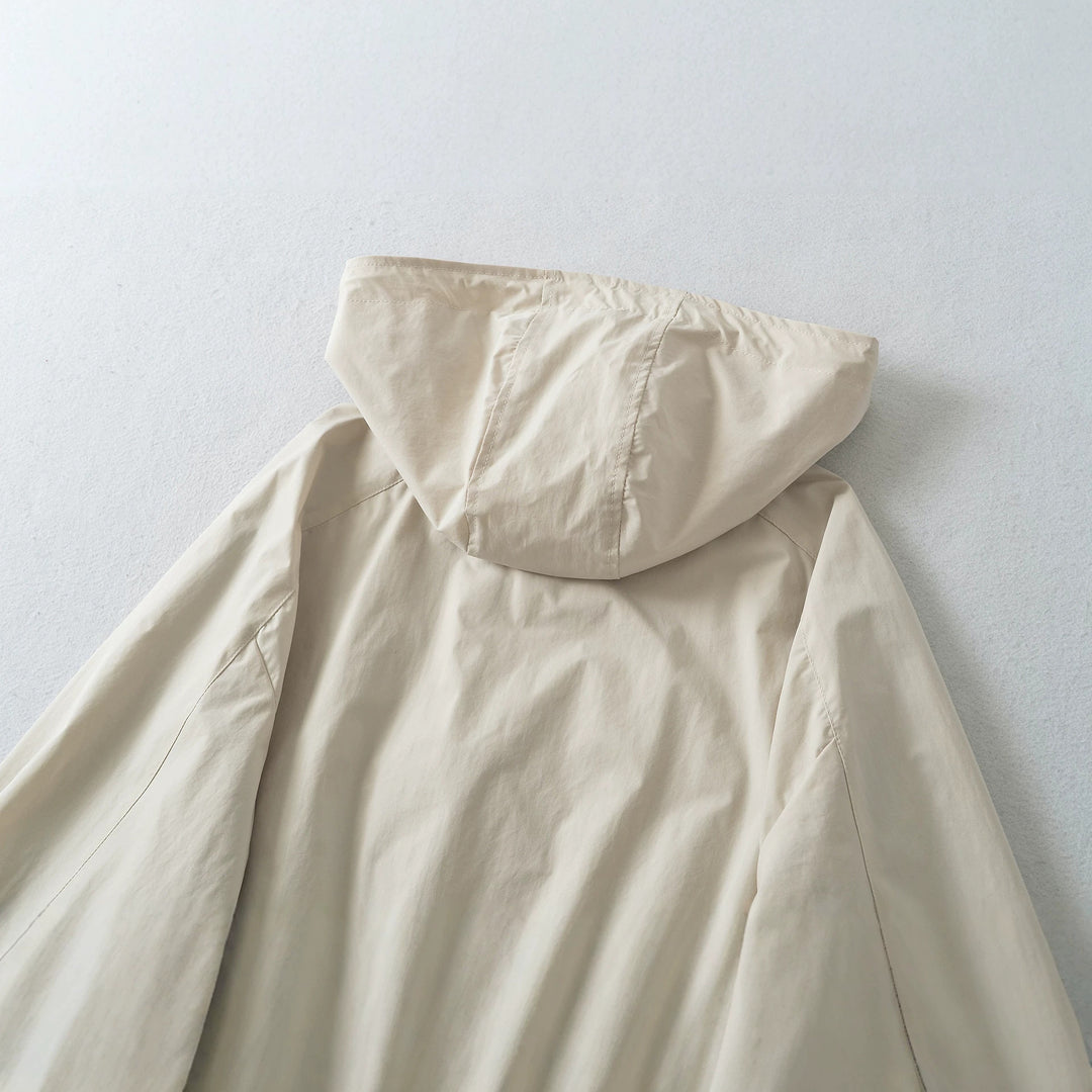 Women's short jacket with hood, drawstring, kangaroo pockets, and elastic waistband Mune Fashion