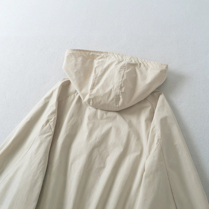 Women's short jacket with hood, drawstring, kangaroo pockets, and elastic waistband Mune Fashion