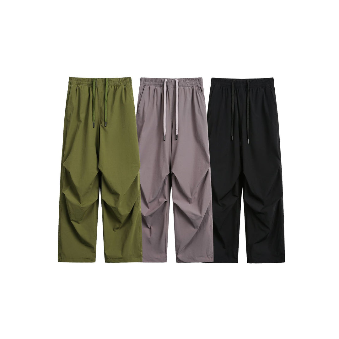 Men's Wide Relaxed Cargo Pants with Elastic Waistband and Drawstring