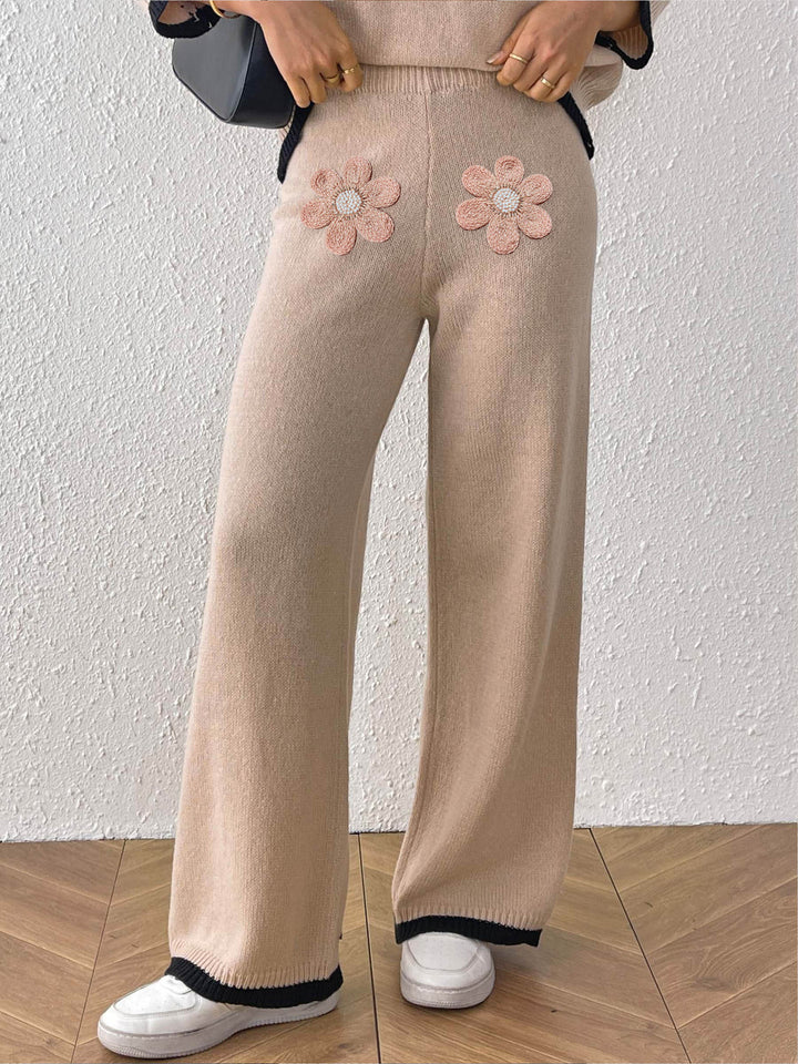 Women's comfortable knit pants with floral appliqué design Mune Fashion