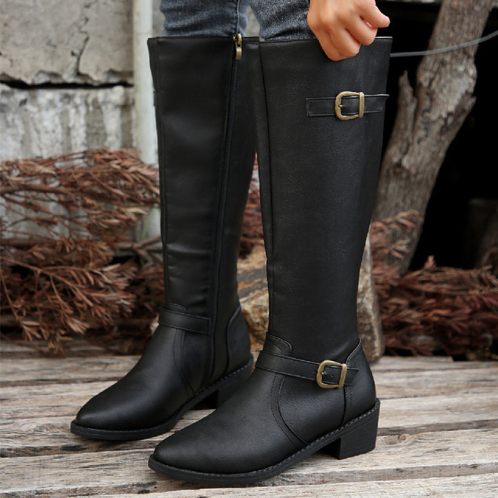 Women's knee-high boots in leather look with side zipper and decorative buckle Mune Fashion