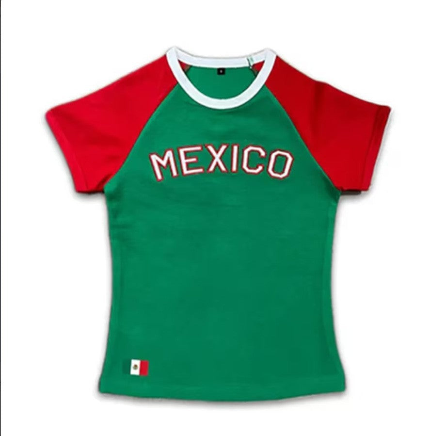 Women's fitted short-cut fan crop shirt with contrast collar and embroidered flag patch Mune Fashion