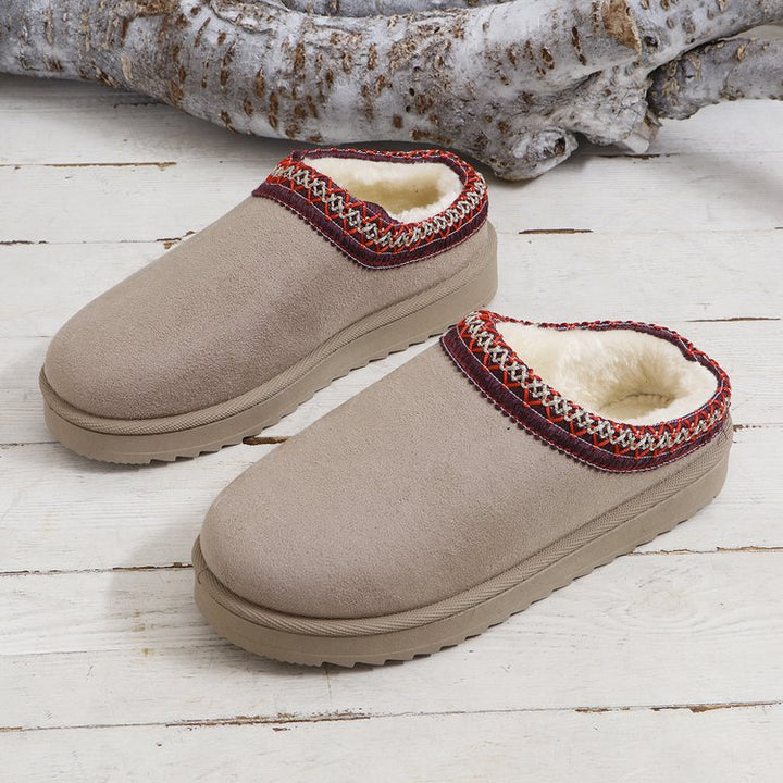 Women's non-padded cozy slippers with embroidered sheep edge, soft faux fur lining and patterned anti-slip sole Mune Fashion