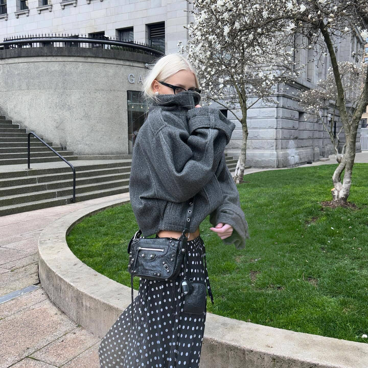 Women Oversized Wool Jacket with Elegant Cut and Practical Pockets Mune