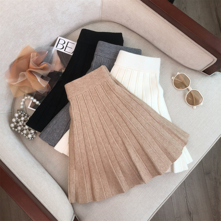 Women's pleated skirt made of lightweight knitwear Mune Fashion