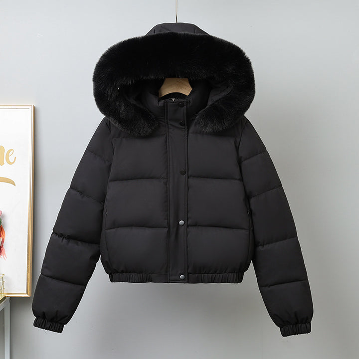 Women's short cut thermo bomber jacket with voluminous hood trim and elastic hem Mune Fashion