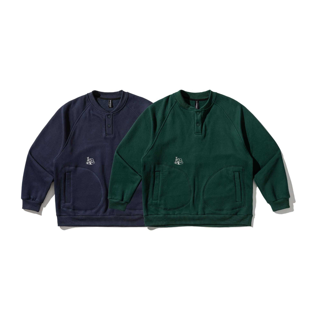 Men's sweatshirt with button placket in Henley style, raglan sleeves and patch round pockets Mune Fashion