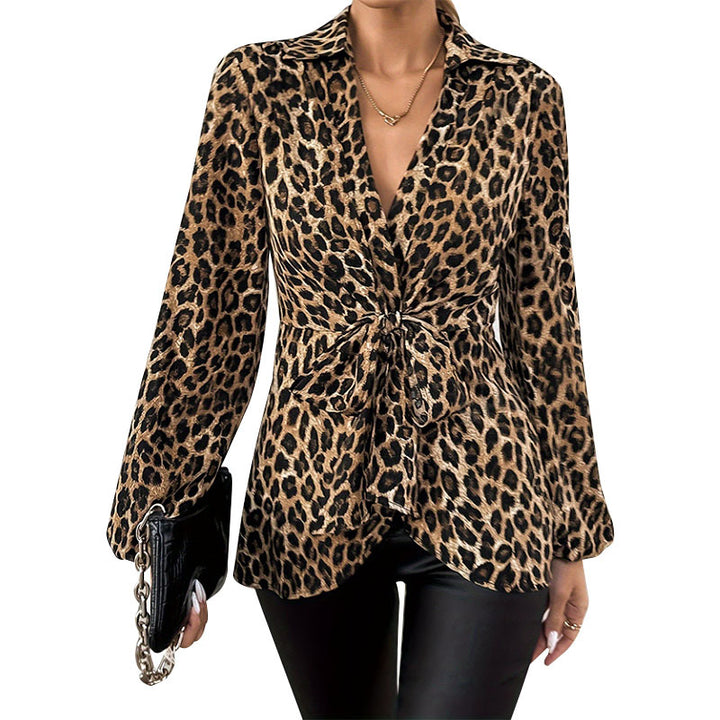 Women's tailored wrap blouse with leopard print, shirt collar and tie belt Mune Fashion