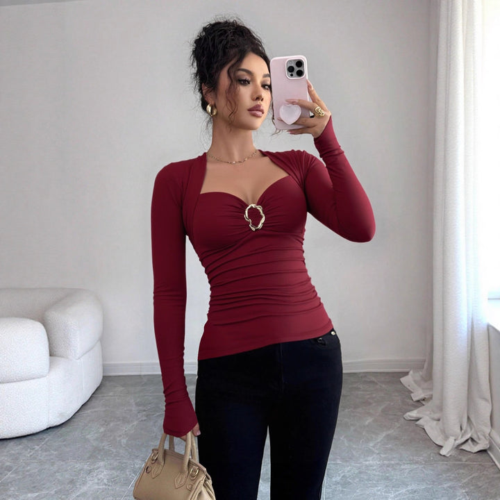 Women's figure-hugging gathered top with heart-shaped neckline, bustier look and gold decorative clasp Mune Fashion