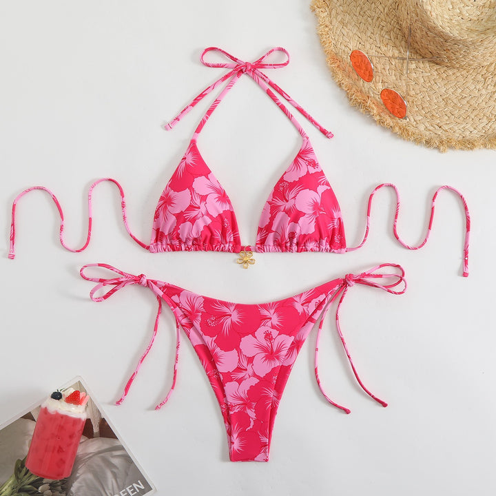 Ladies triangle bikini with delicate flower details Mune Fashion