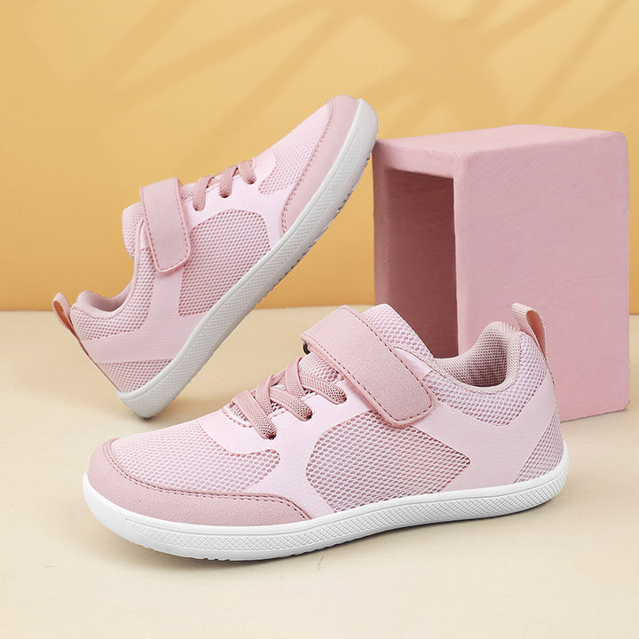 Unisex lightweight mesh sneakers with elastic lacing system, velcro closure and EVA midsole Mune Fashion
