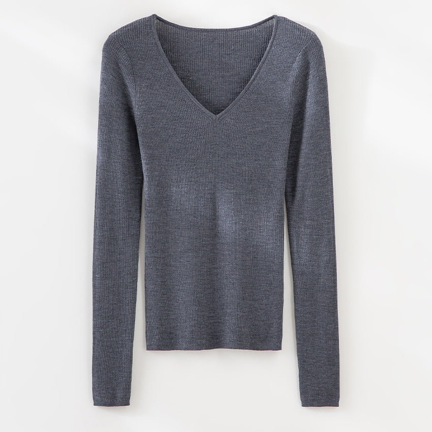 Women's fine ribbed fine knit sweater with V-neck and tailored silhouette Mune Fashion