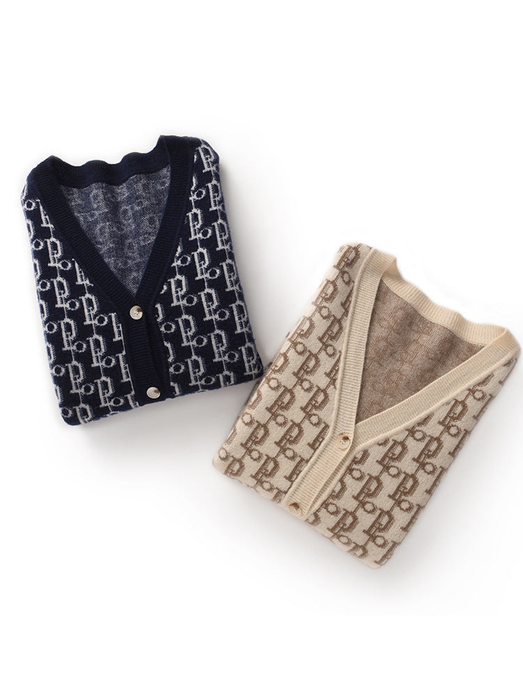 Women's Patterned Jacquard Knitted Cardigan with V-Neck and Pearl Buttons Mune Fashion