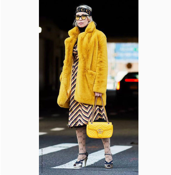 Women’s short coat made of luxurious faux fur with soft high pile and straight cut Mune Fashion