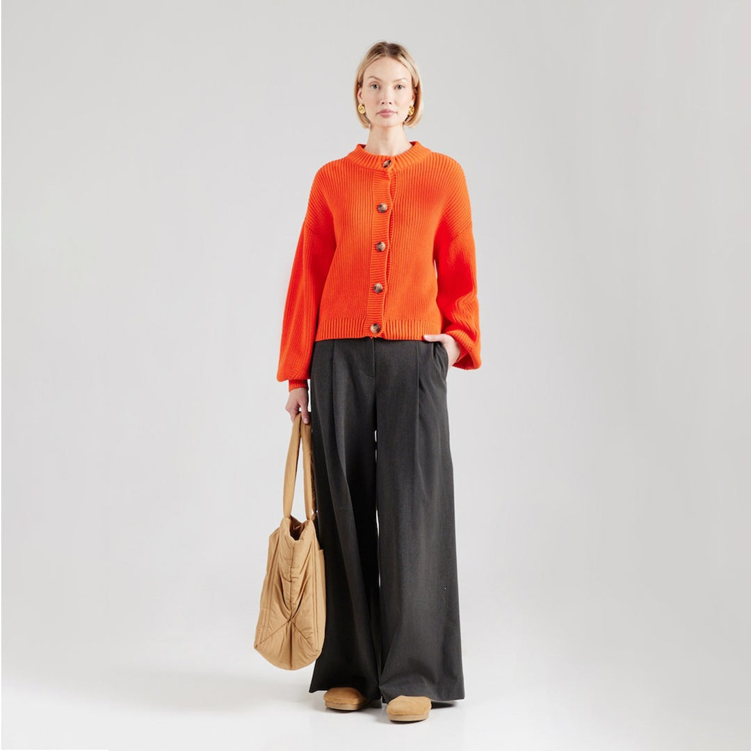 Women Chunky Knit Cropped Cardigan with Dropped Shoulder & Wide Ribbed Cuffs Mune Fashion