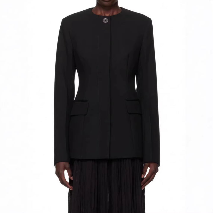Women's tailored single-breasted blazer with round neck, concealed button placket and flap pockets Mune Fashion