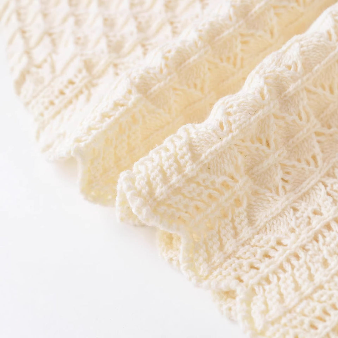 Women Knitted Cropped Fine Knit Top with Lace Pattern and Boat Neck Mune Fashion