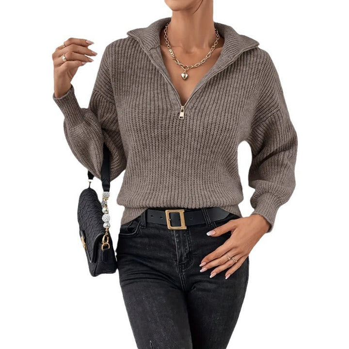 Women's Fashionable Sweater with High Collar and Zipper Mune