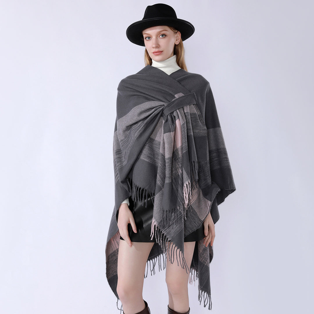 Women's cape poncho made of wool blend with sleeve slits, open front and fringe hem Mune Fashion