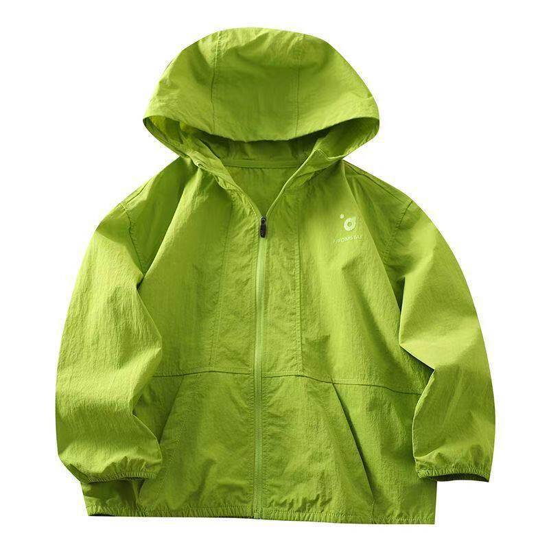 Women's lightweight hooded windbreaker with zipper and concealed pockets Mune Fashion