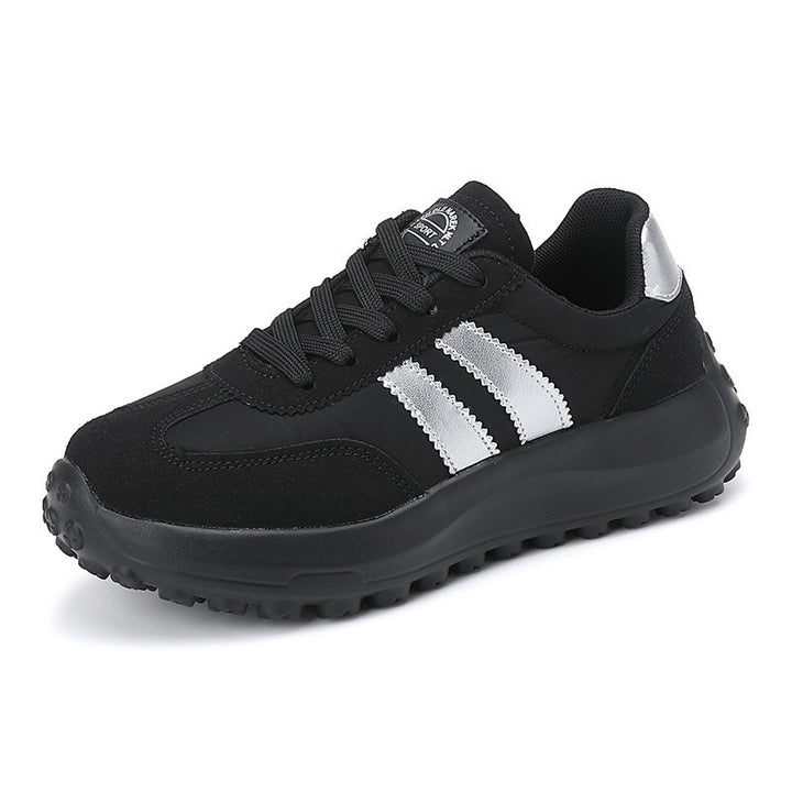 Ladies nan retro-oriented city sneaker with chunky sole, padded comfort insole and suede trim Mune Fashion