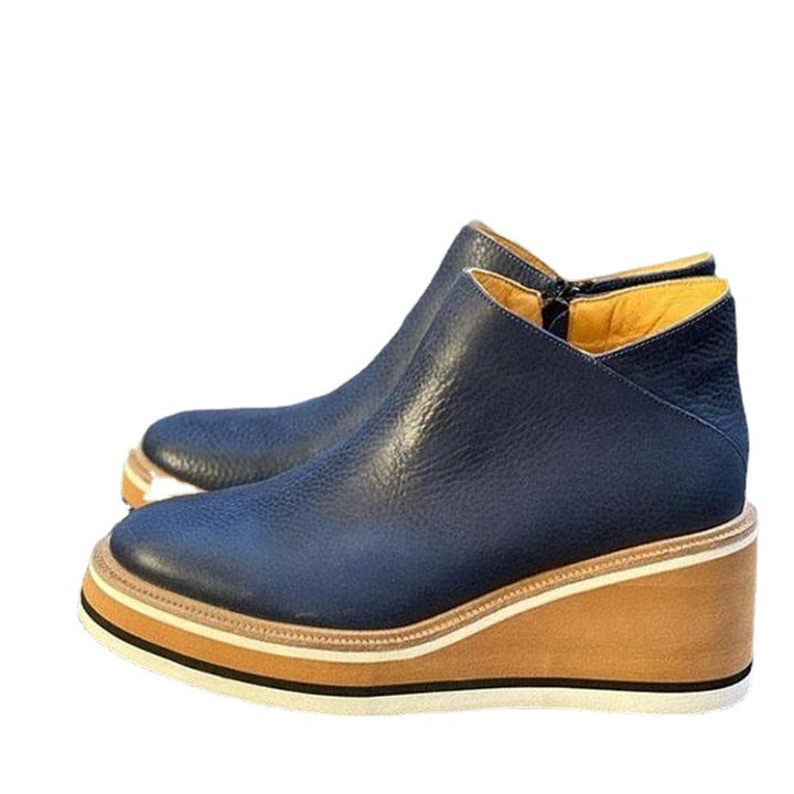 Women's ankle boot with wedge heel made of full-grain leather with ergonomic platform sole and internal zipper Mune Fashion