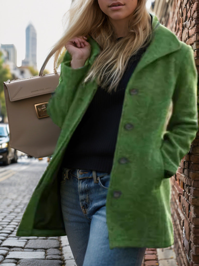 Women's short coat made of faux suede with shirt collar, button placket, and side pockets Mune Fashion