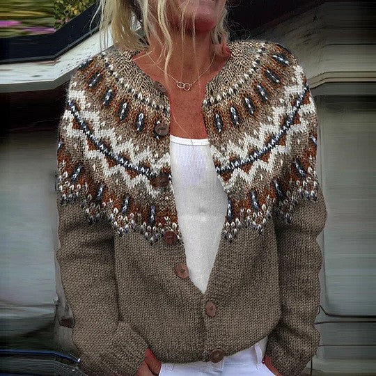 Women's patterned cardigan with round yoke, wooden buttons, and welt pockets Mune Fashion