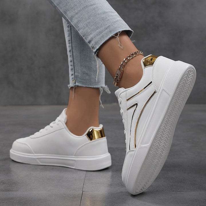 Men's low-cut synthetic leather sneakers with shock-absorbing lightweight foam sole and padded heel cushion Mune Fashion