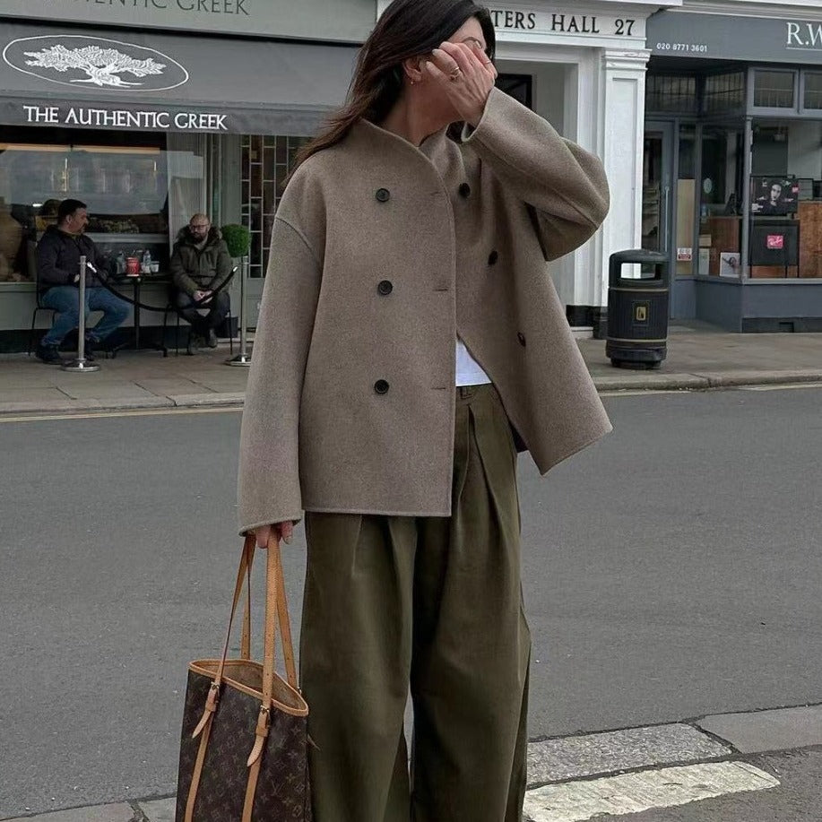 Ladies Short Double-Breasted Wool Coat with Stand-up Collar Mune Fashion
