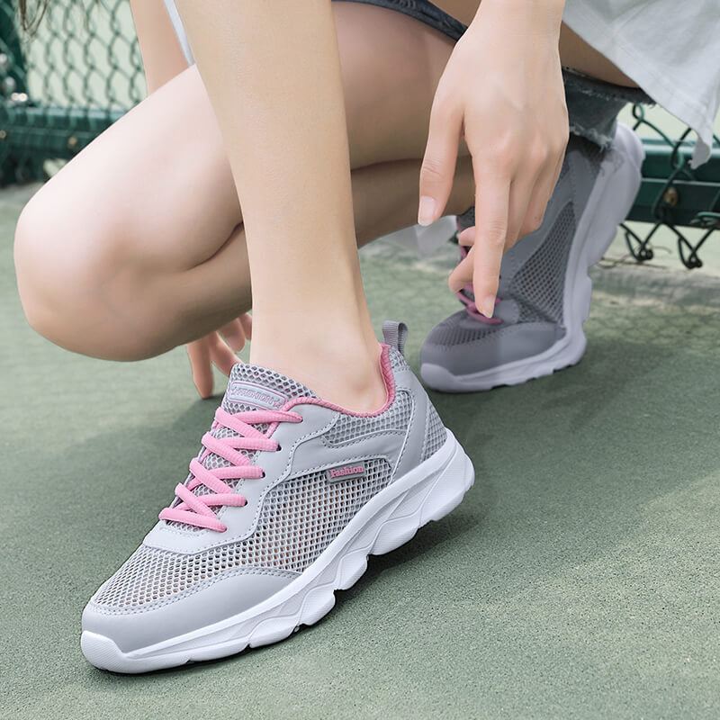 Women nan lightweight everyday and travel sneakers with airy mesh structure, cushioning lightweight sole and heel loop Mune Fashion