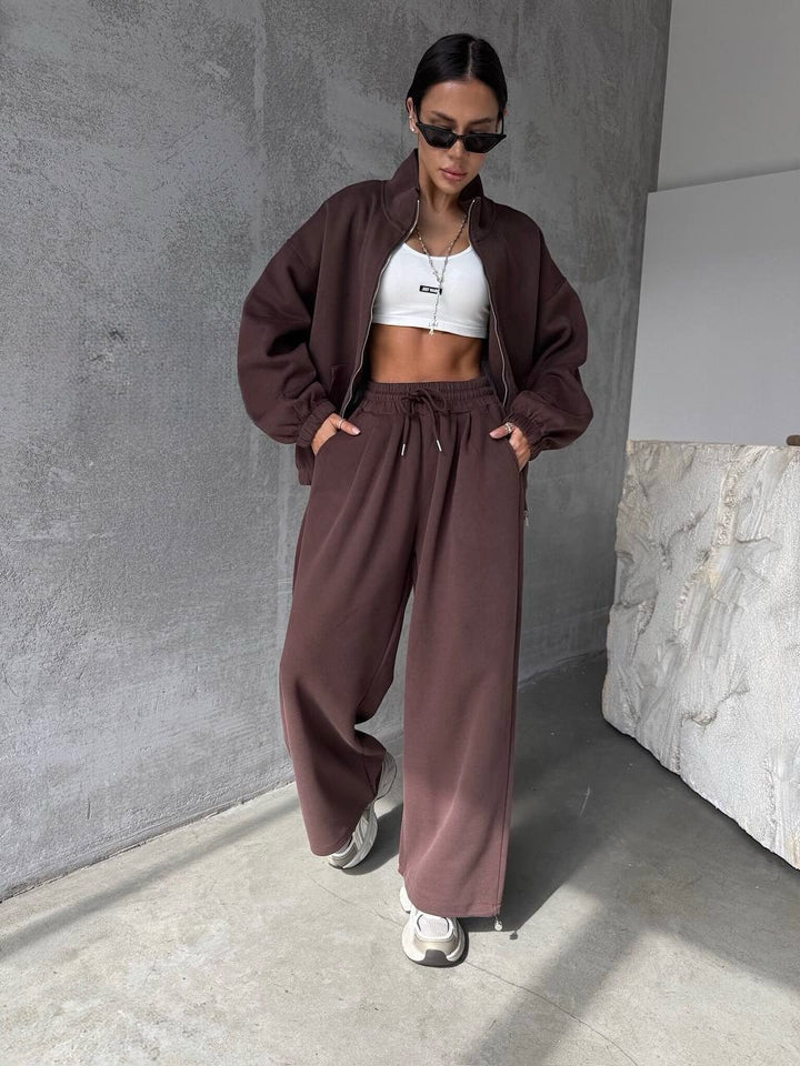 Women's oversized sweat set with zip-up jacket and wide joggers Mune Fashion