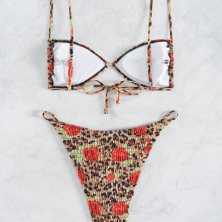 Ladies seductive triangle bikini with textured surface Mune Fashion