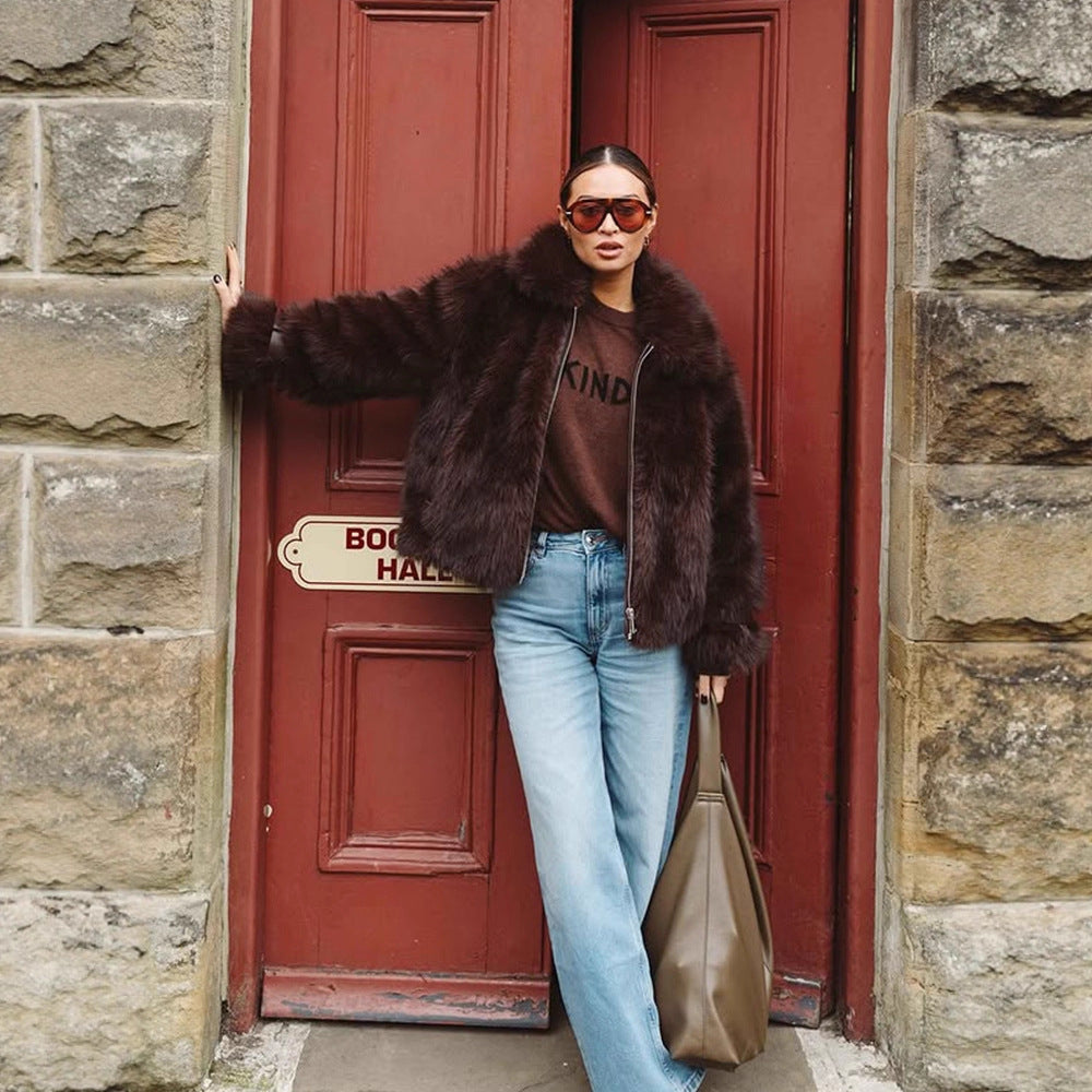 Women's Short Voluminous Faux Fur Bomber Jacket with Zipper and Shawl Collar Mune Fashion