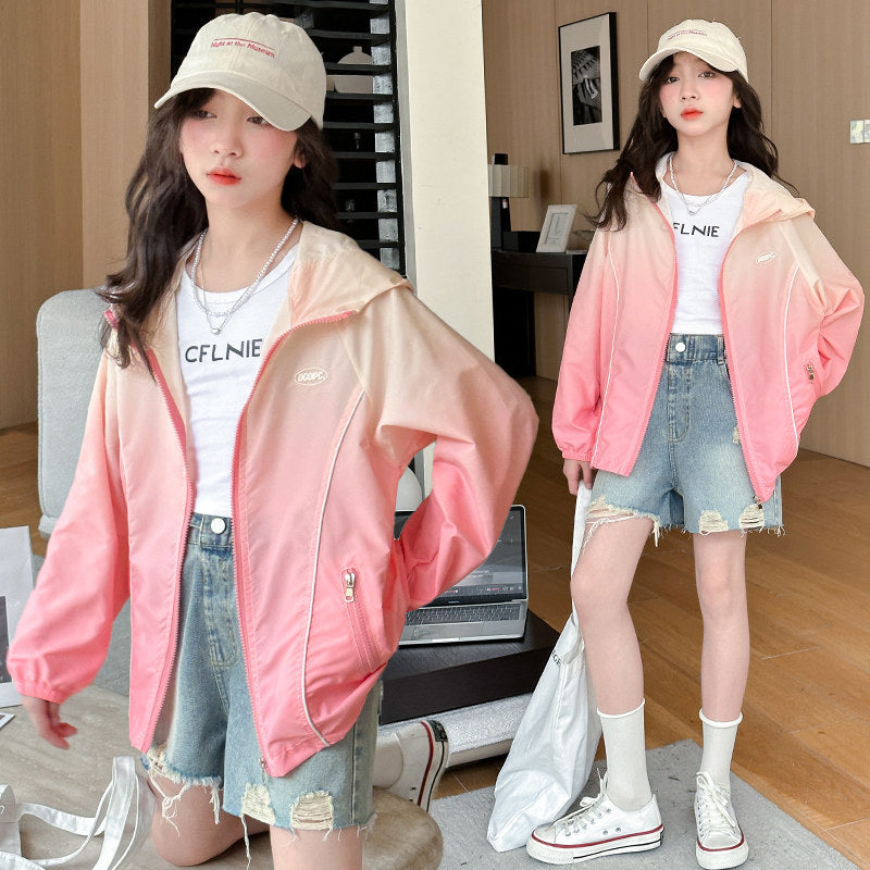 Women's lightweight transition jacket with hood, elastic cuffs, and zipper pockets Mune Fashion