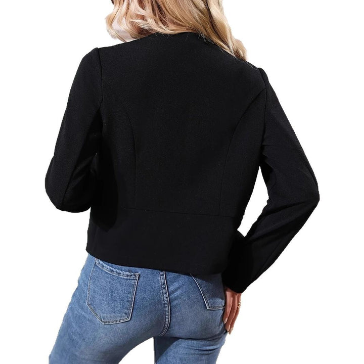 Women's Fine Short Jacket with Textured Design and Elegant Details Mune Fashion
