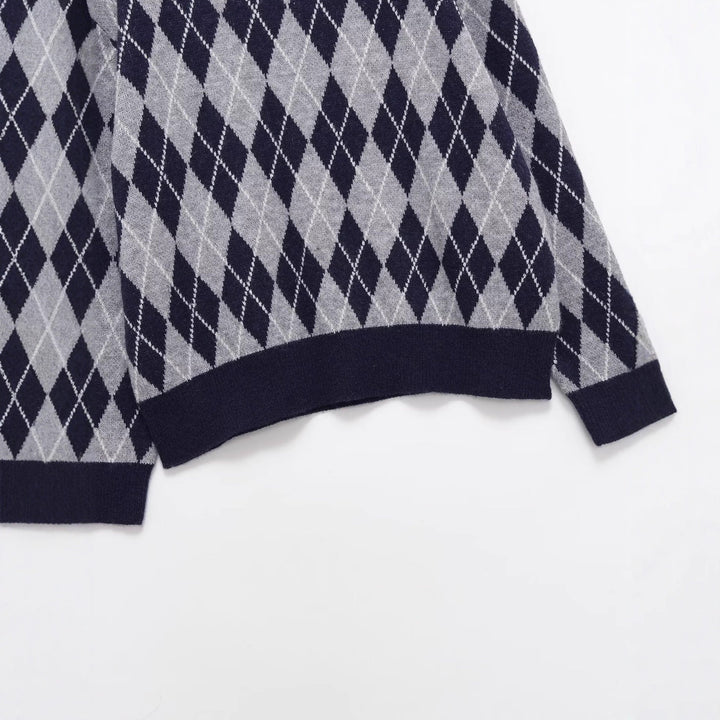 Women's Argyle V-Neck Knitted Sweater with Diamond Pattern Mune Fashion