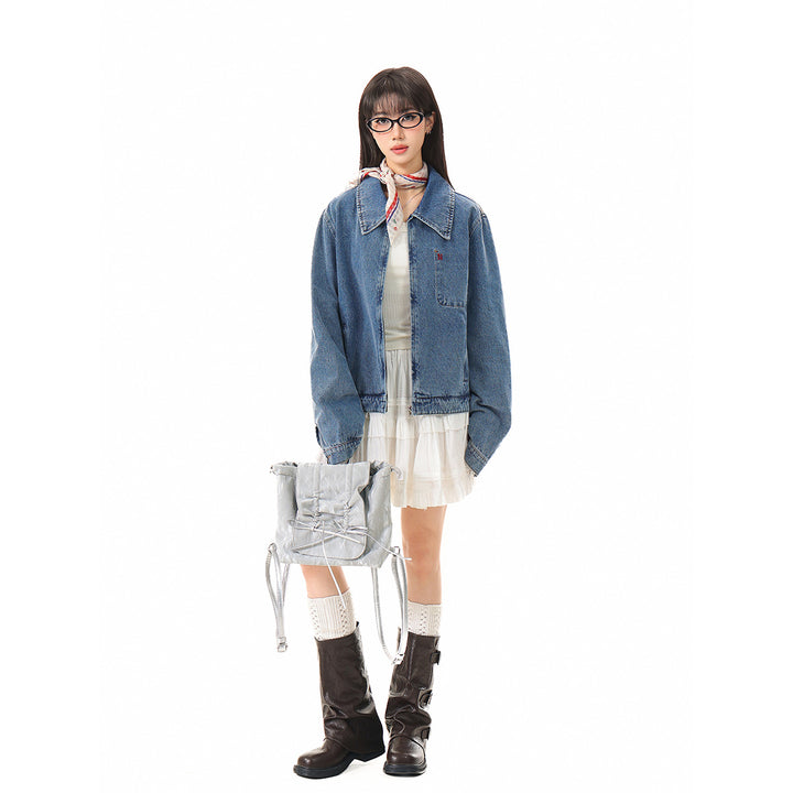 Women's Short Oversized Denim Jacket with Full Zipper and Chest Pocket Mune Fashion