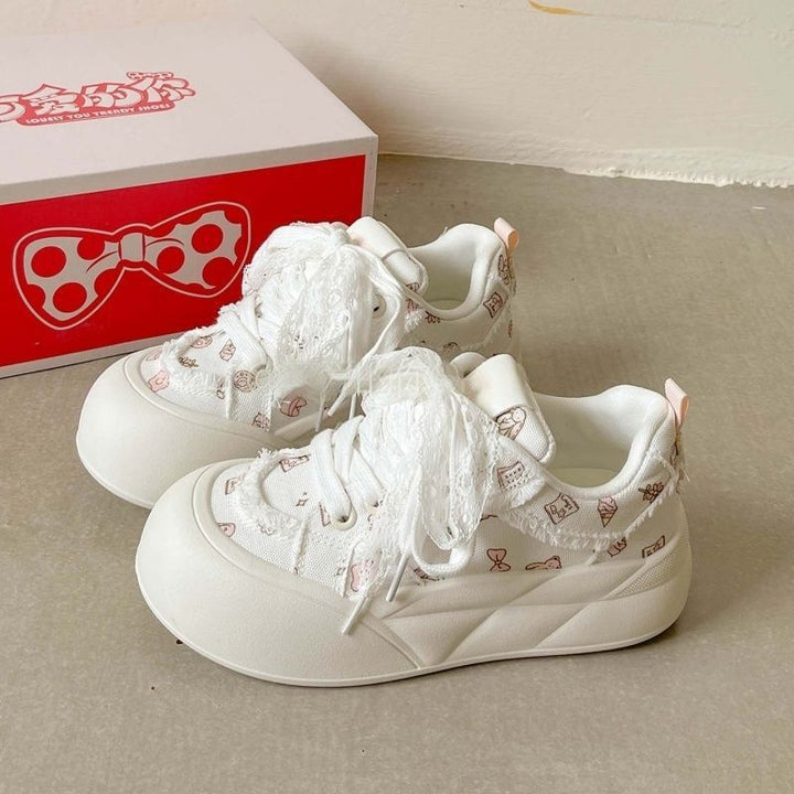 Women's sporty casual sneakers with unique animal motifs and practical lacing details Mune Fashion