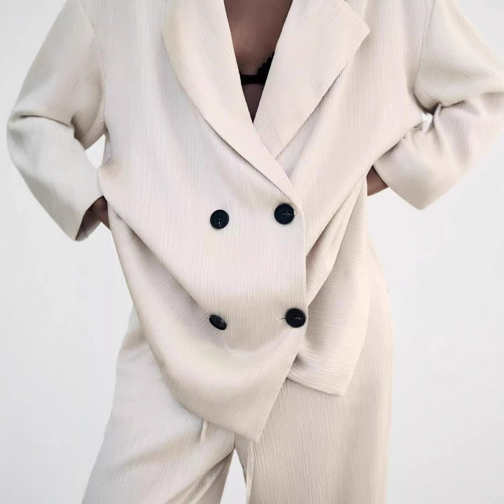 Ladies Oversized Double-Breasted Blazer with Pleated Structure and Three-Quarter Sleeves Mune Fashion