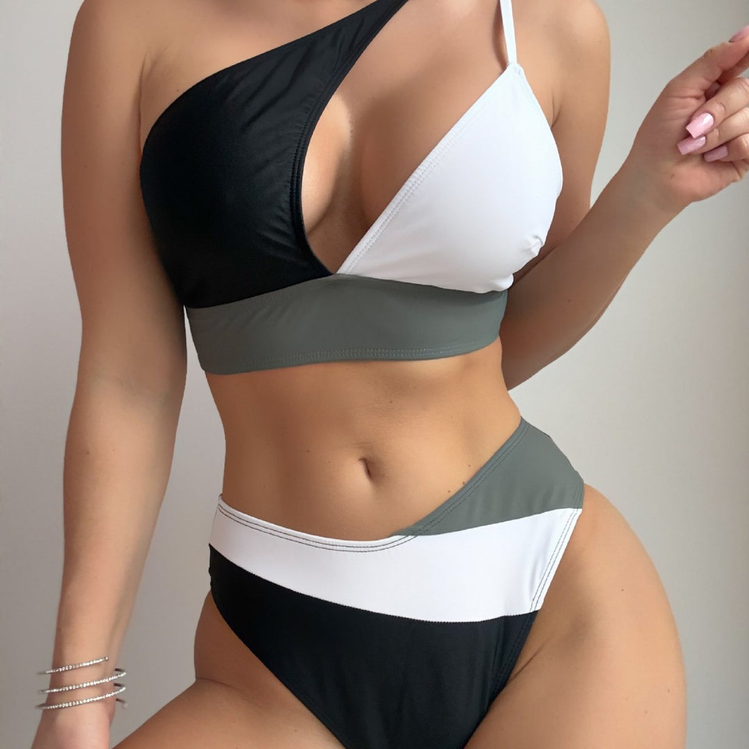 Ladies Sporty One-Piece Bikini Mune Fashion