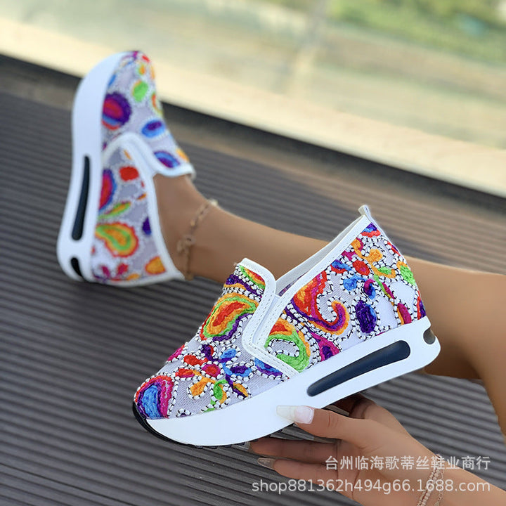 Women's fashionable Slip-On Sneakers with colorful embroidery design Mune Fashion