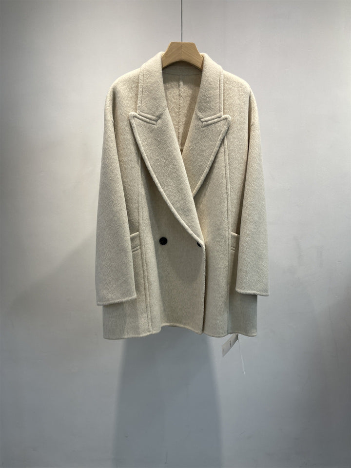 Women customized overcoat made of unique textured fabric Mune Fashion