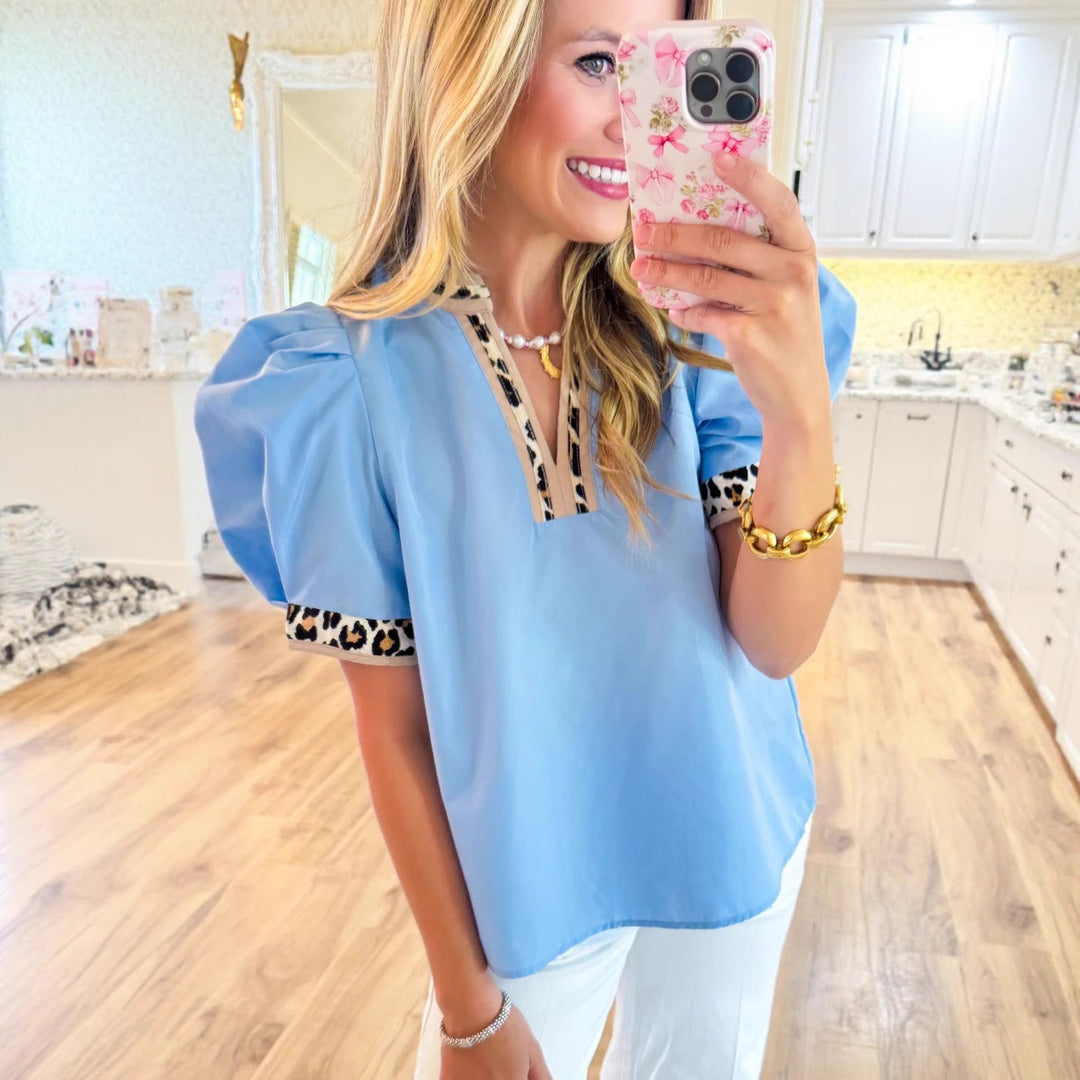 Women's airy blouse with puff sleeves V-neck and leopard trim Mune Fashion