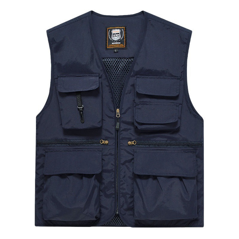 Men's multifunctional vest in expedition style with mesh inner lining and quick access pockets Mune Fashion