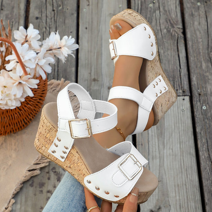 Women's wedge sandals with cork platform, adjustable buckles and studs Mune Fashion