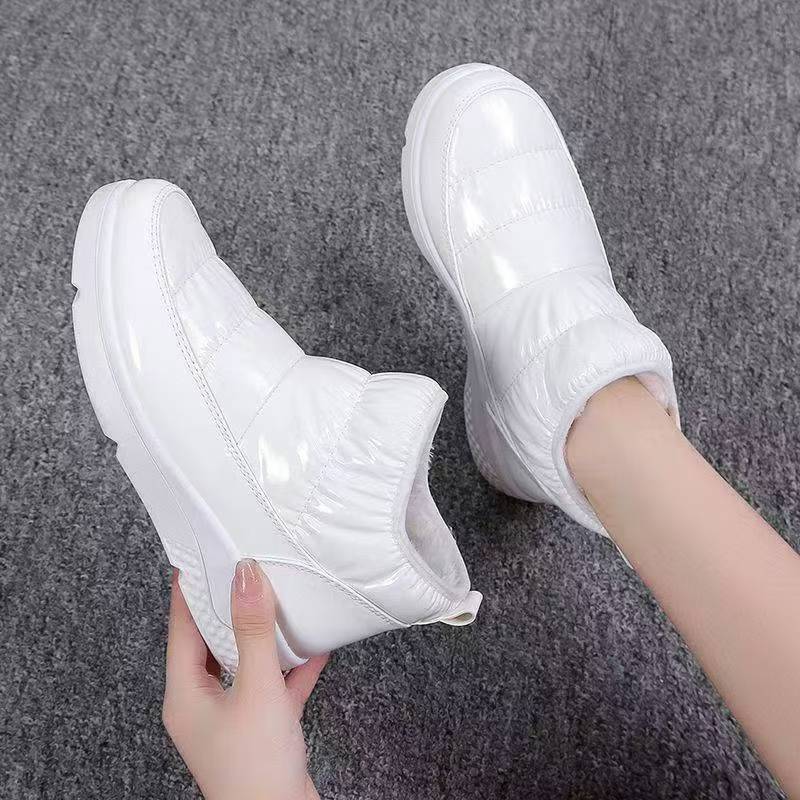 Women Padded Slip-On Winter Booties with Wedge Sole Mune Fashion